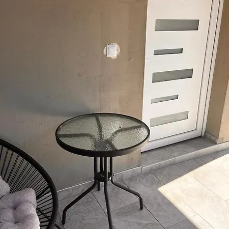 2 Apartment *
